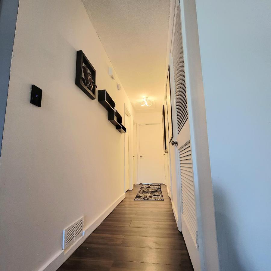 찰스턴 Hi-Tek-Duplex A-Two 75In 4K Led 빌라 외부 사진