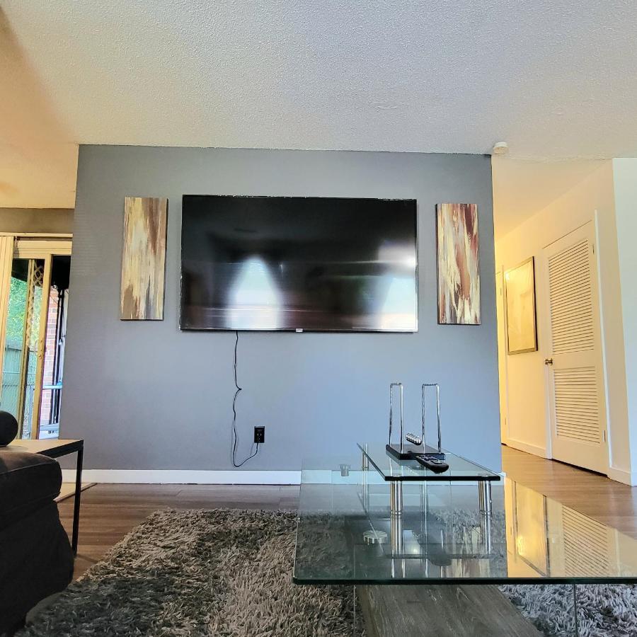 찰스턴 Hi-Tek-Duplex A-Two 75In 4K Led 빌라 외부 사진